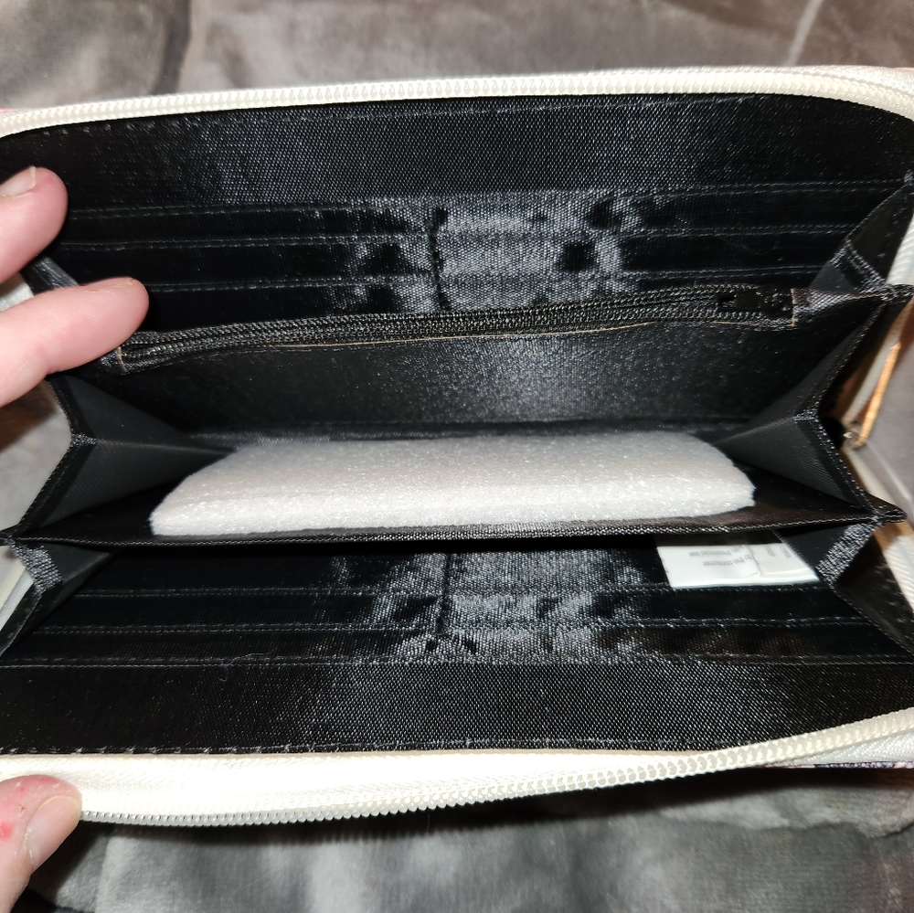 New wallet - Picture 3 of 3